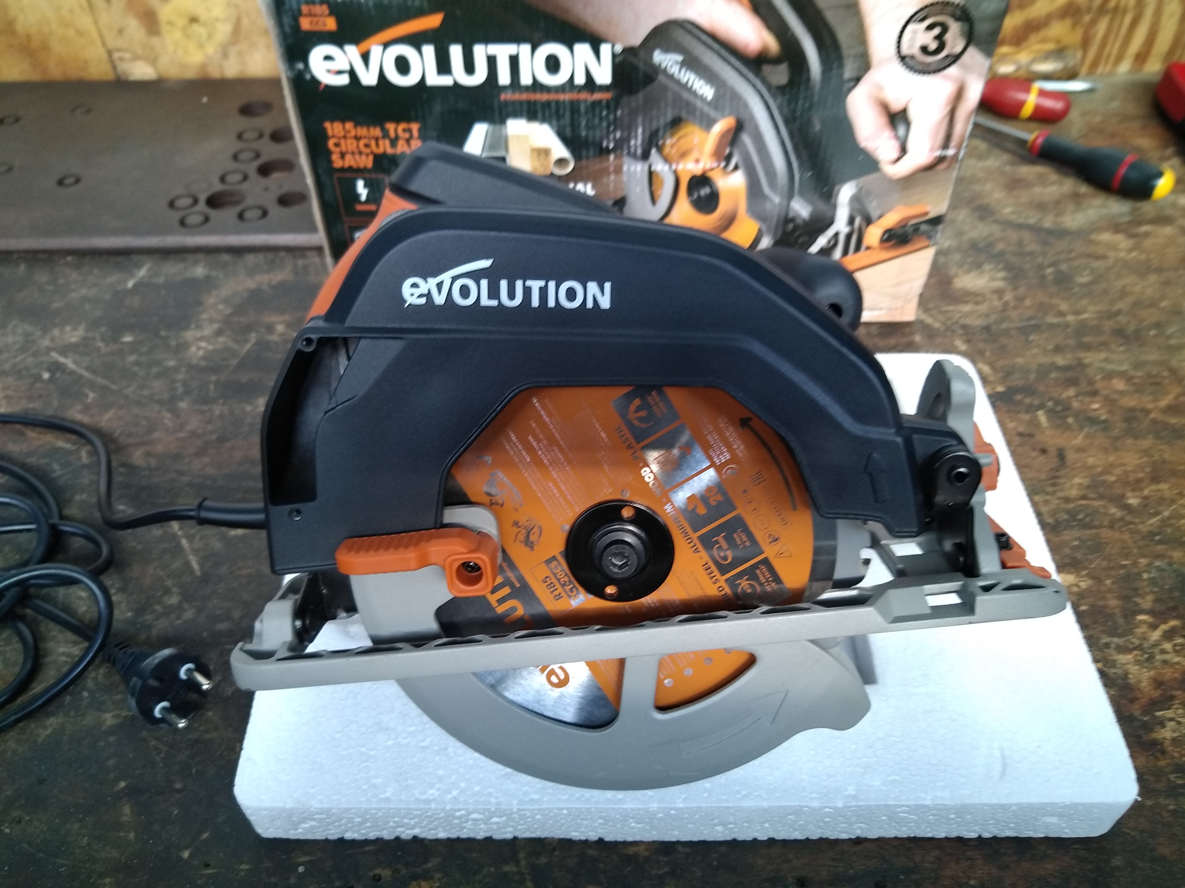 EVOLUTION R185CCS - Scie circulaire Multi-Matériaux 185 mm