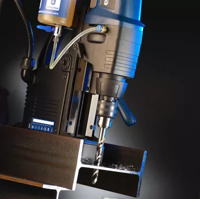 Perceuse magnétique EVO42 Mag Drill - perceuse portable de haute performance pour perçage dans l'acier et le métal