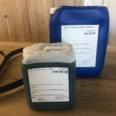 Bidon de lubrifiant synthétique 5L, idéal pour acier et inox.